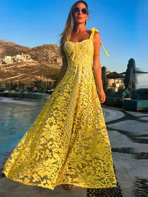 Zomerse Elegantie Kantjurk van Eliza Fashion.
