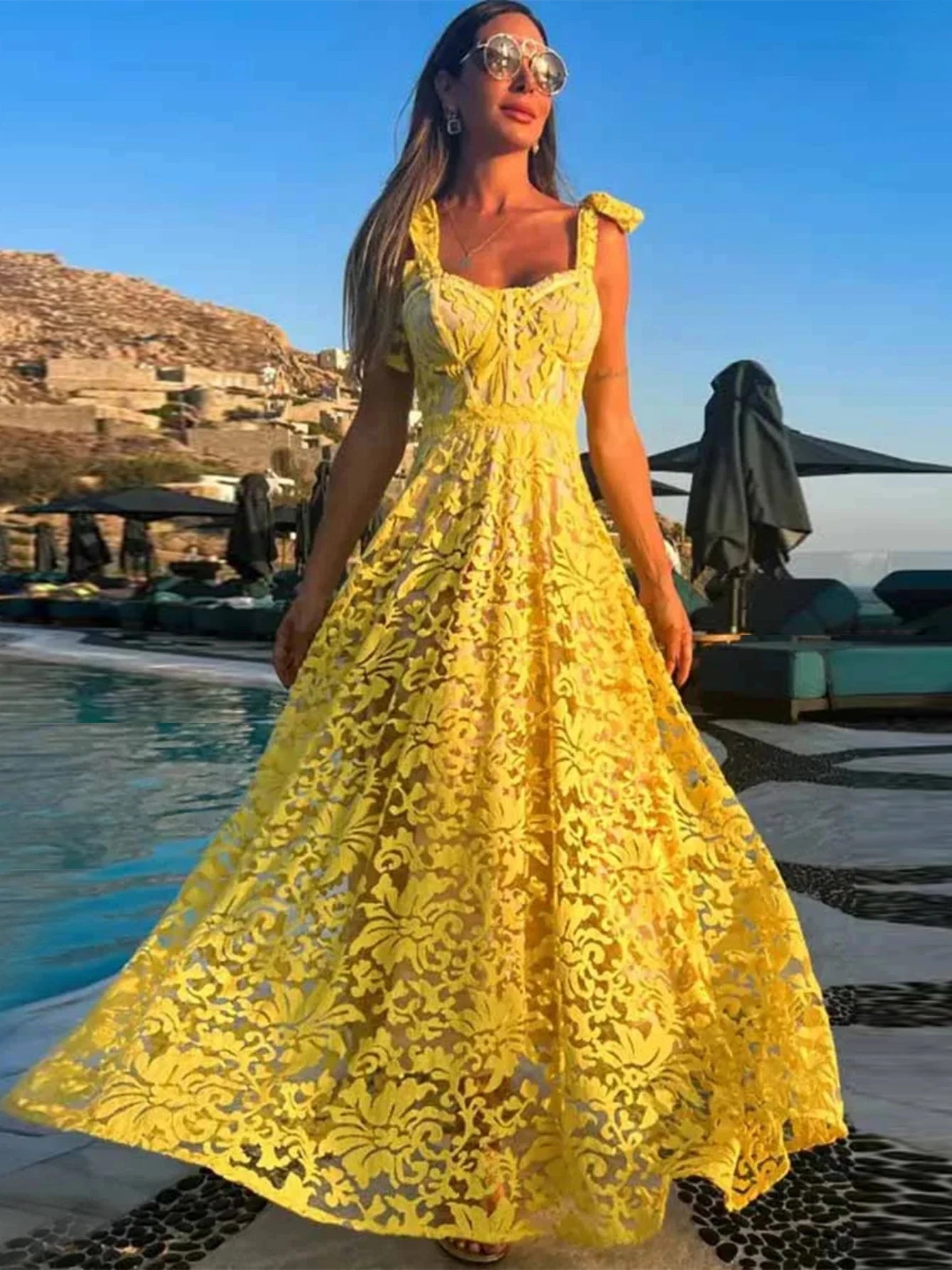 Zomerse Elegantie Kantjurk van Eliza Fashion.