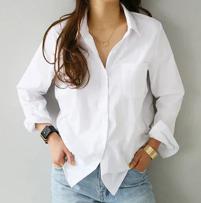 Sommerbluse mit langem Knopfdetail