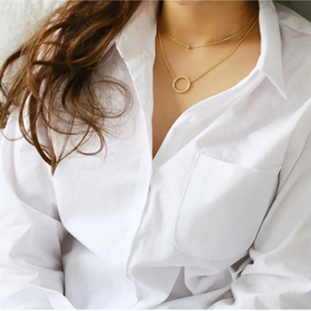 Sommerbluse mit langem Knopfdetail