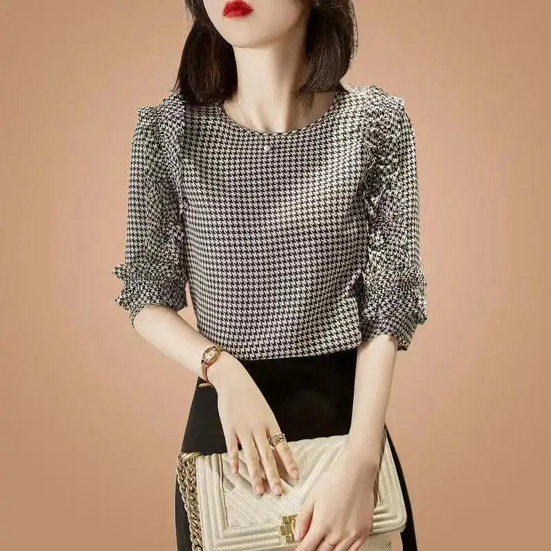 Camicetta con ruches stampate a pied de poule di Dazzle Fashion per la moda estiva!