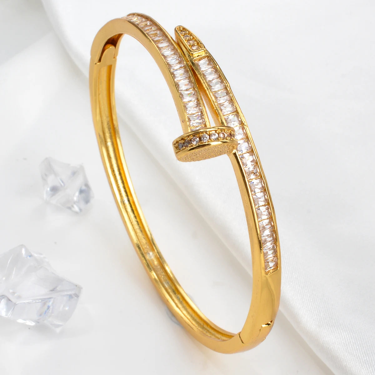 Luxe Kruisarmband van Zonnig Juwelen voor Stralende Stijlbewuste Vrouwen