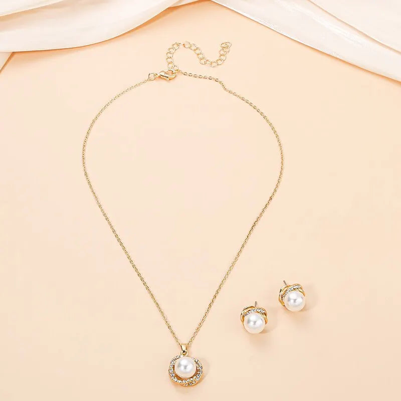 Golden South Sea Shell Pearl Jewelry Set with Zircon Pendant and Earrings