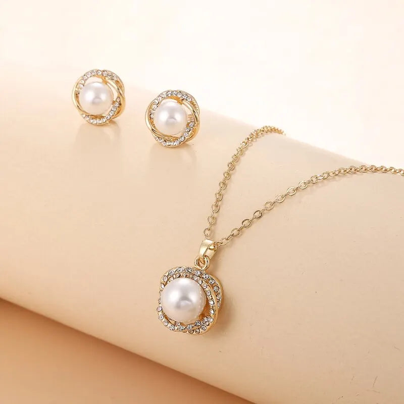 Golden South Sea Shell Pearl Jewelry Set with Zircon Pendant and Earrings