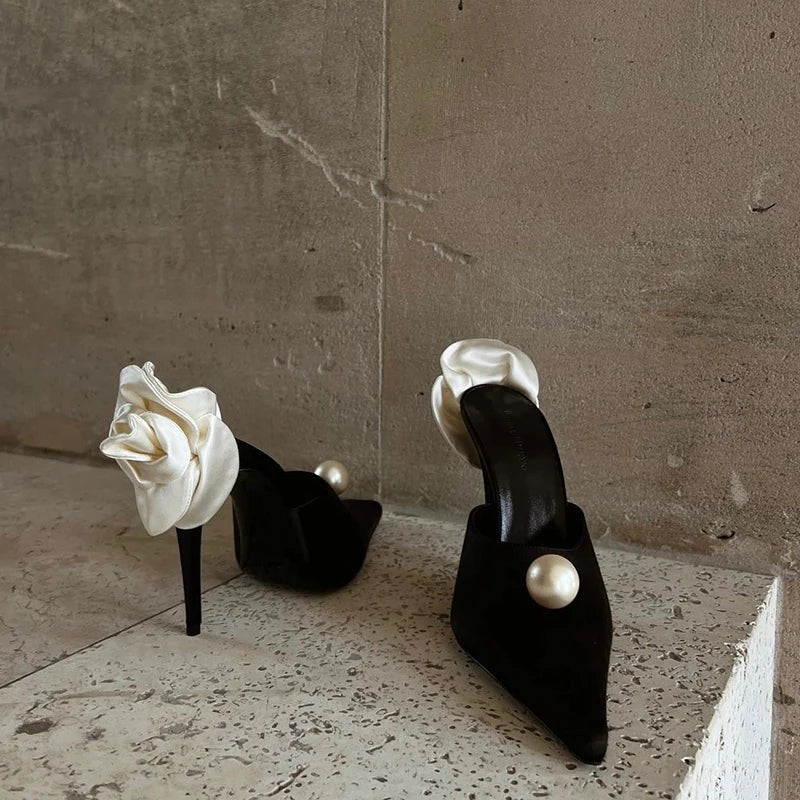 Schwarze Satin Perlen Stilettos Roya Eleganza