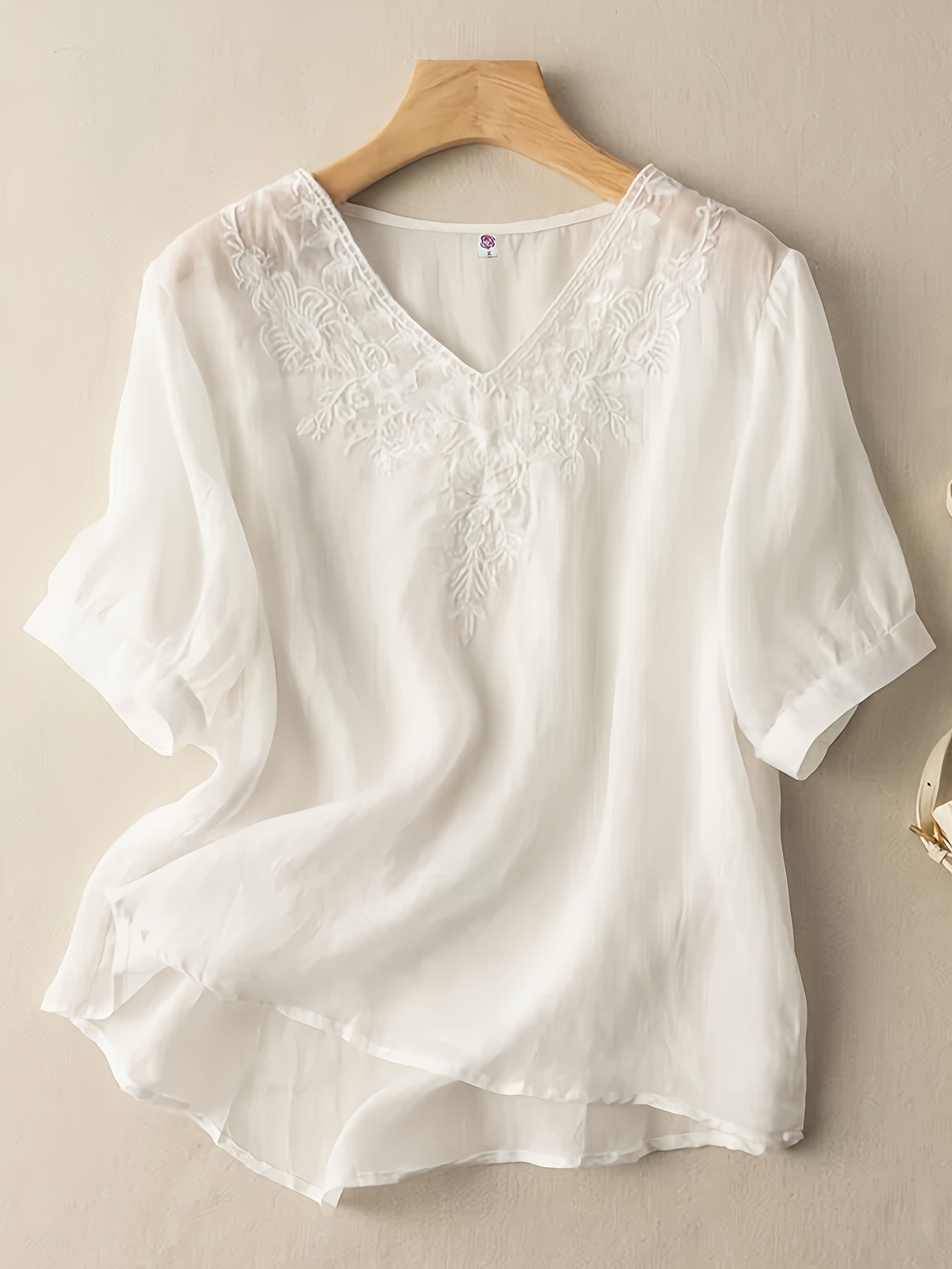 T-shirt Juliet di Eve per uno stile primaverile ed estivo senza tempo
