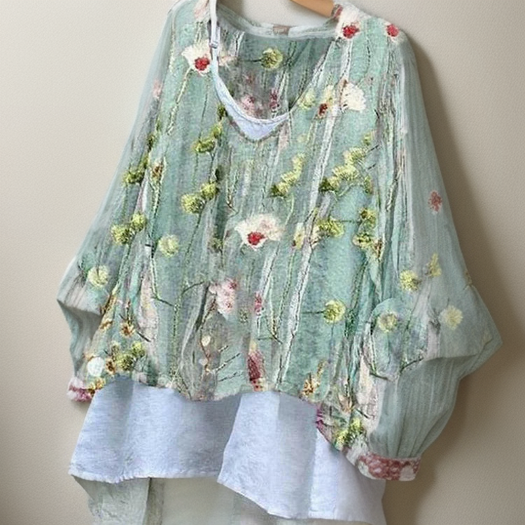 Millie Bloemen V-Ausschnitt Shirt aus Luxusblumen