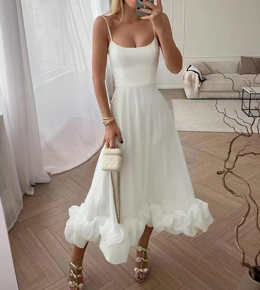 Glänze mit Lunas wunderschönem Midi-Kleid!