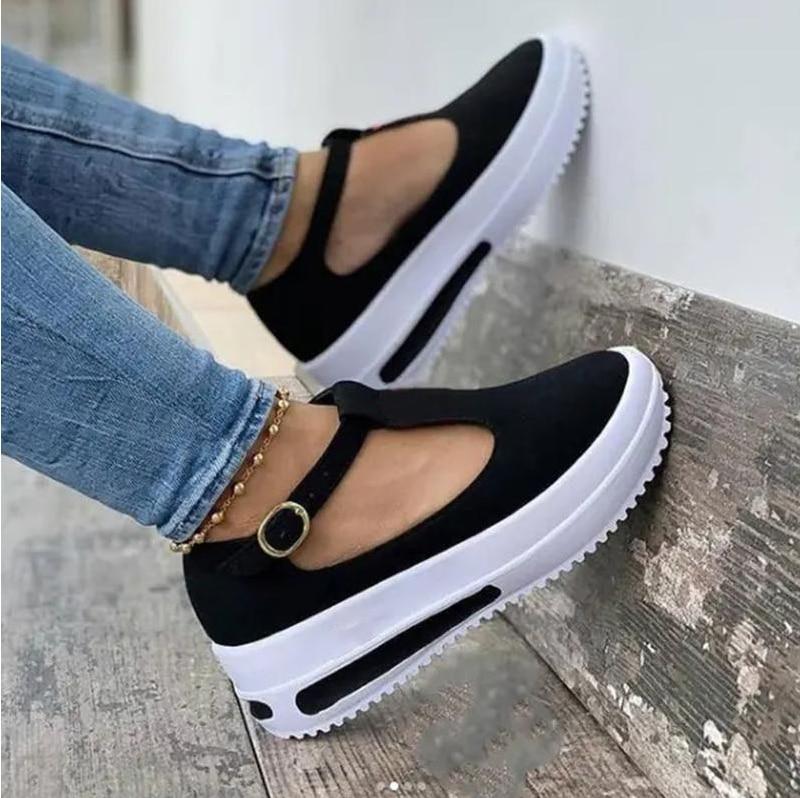 Orthopedic slippers for women with closed toe section